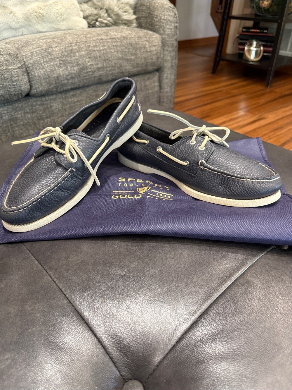 Sperry Top-Sider Men’s 2-Eye Navy Leather Boat Shoes with Cream Laces Size 11M
